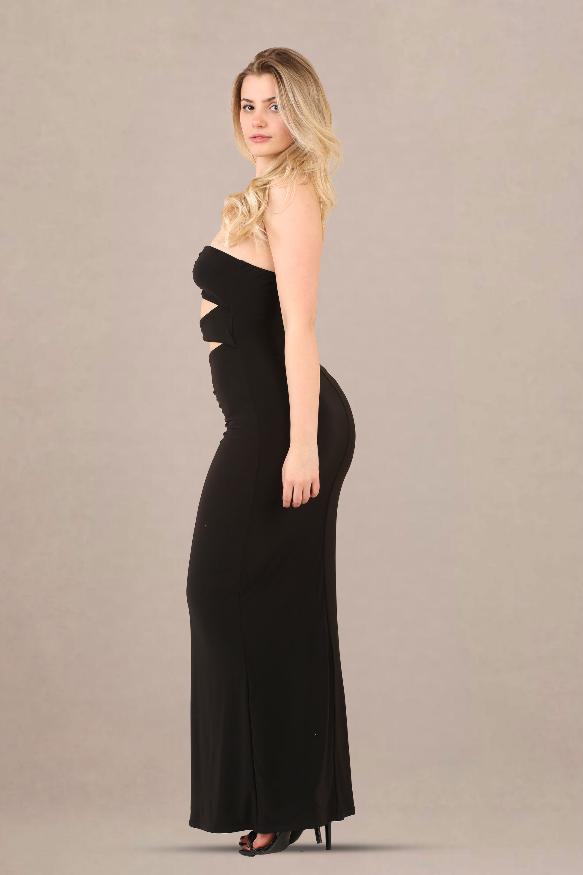 Classic Elegance: The Black Slinky Bandeau Maxi Dress - Maxi Dress - Avinci