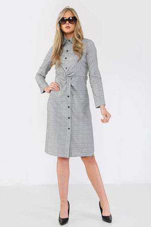 Twist- details shirt dress